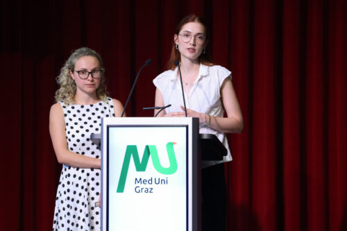 Sara Skardelly und Leonie Winterpacht auf der SENOvation Styria , Foto credit: Oliver Wolf